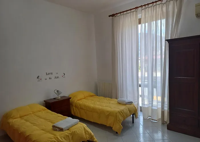 The Castle House Apartament La Spezia